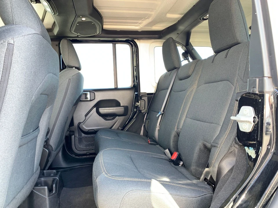 2025 Jeep JL Wrangler - Image 20 of 31