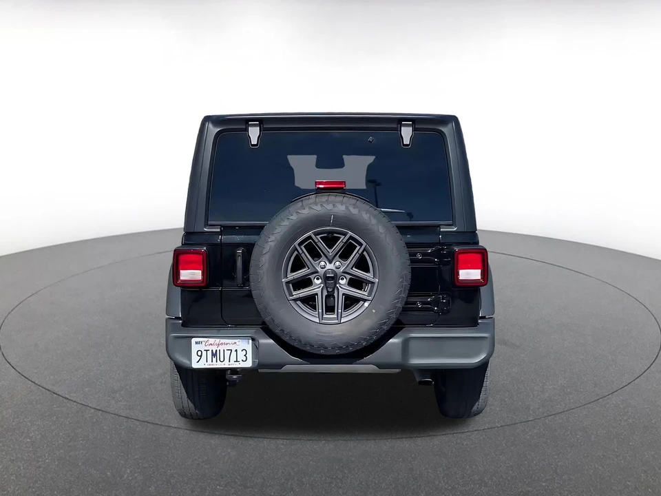 2025 Jeep JL Wrangler - Image 11 of 31