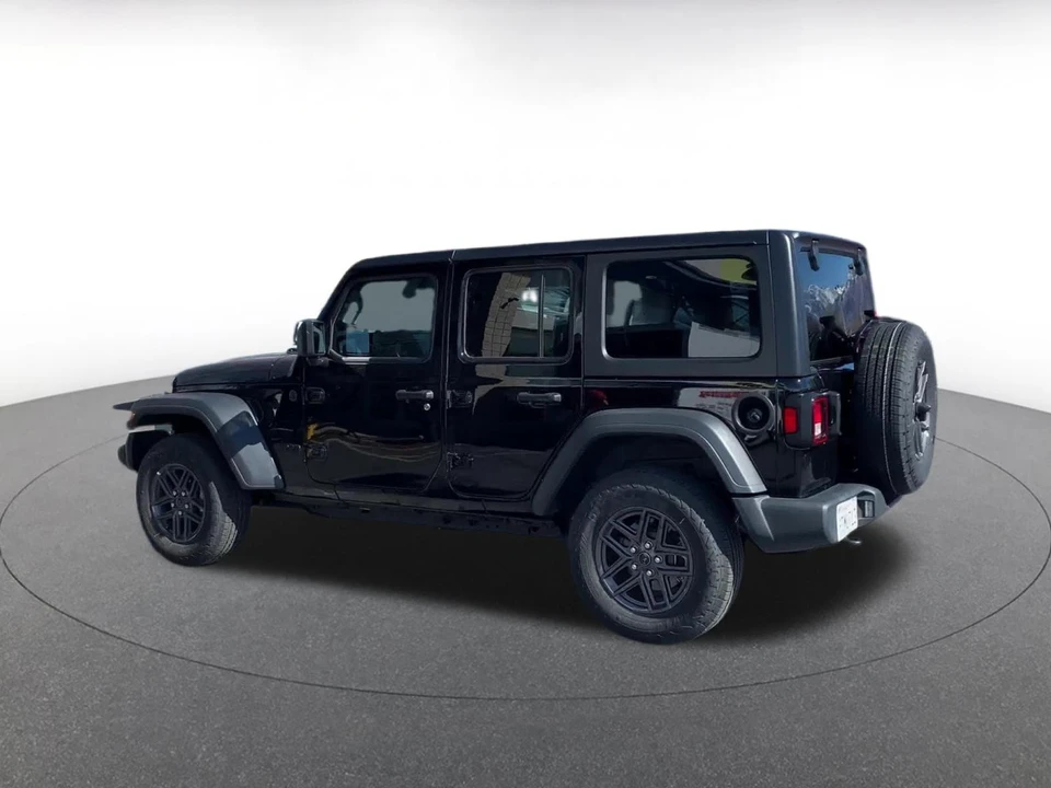 2025 Jeep JL Wrangler - Image 9 of 31