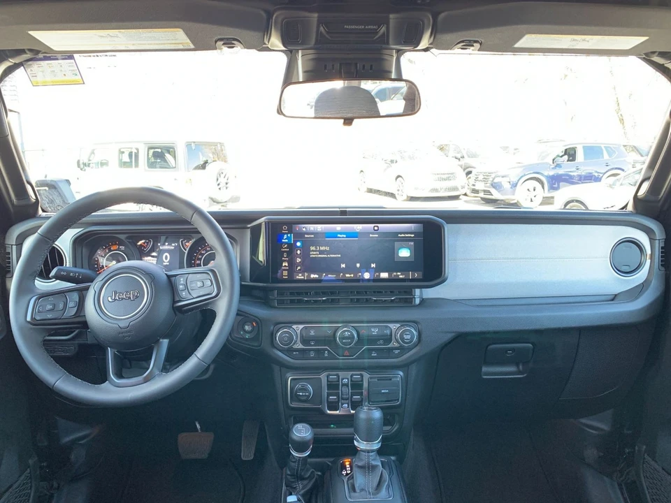 2025 Jeep JL Wrangler - Image 27 of 31