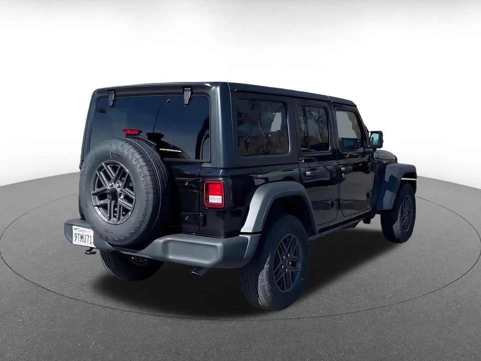 2025 Jeep JL Wrangler - Image 12 of 31