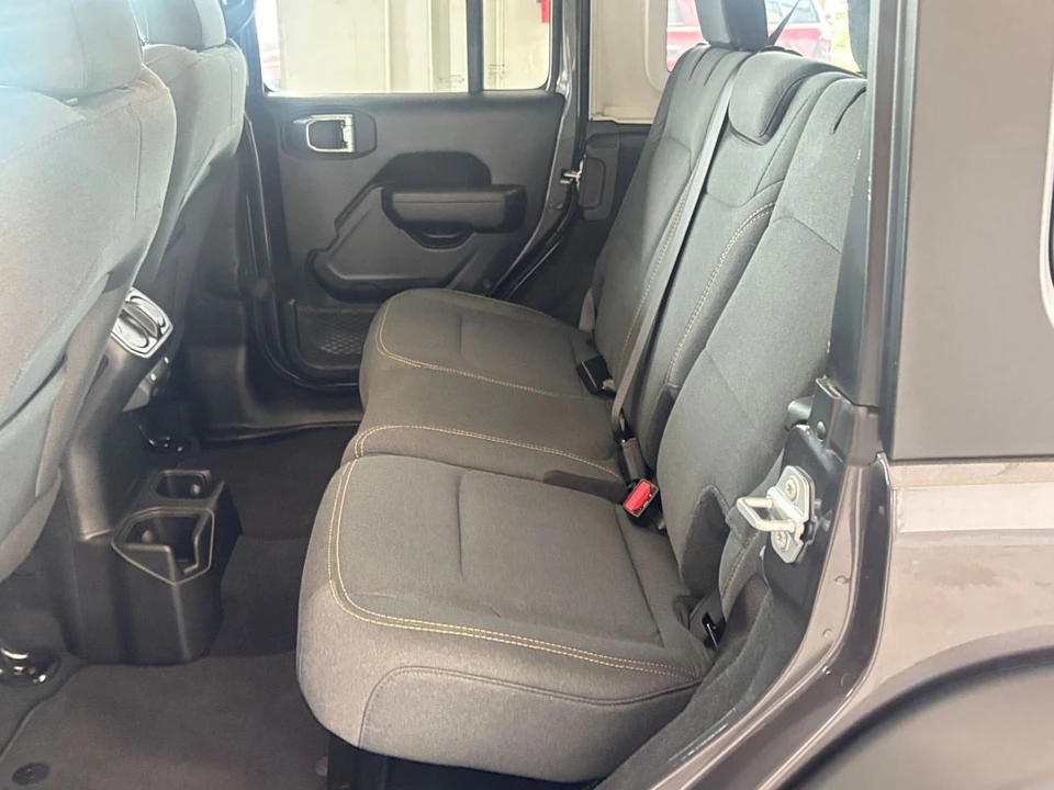 2025 Jeep JL Wrangler - Image 22 of 31