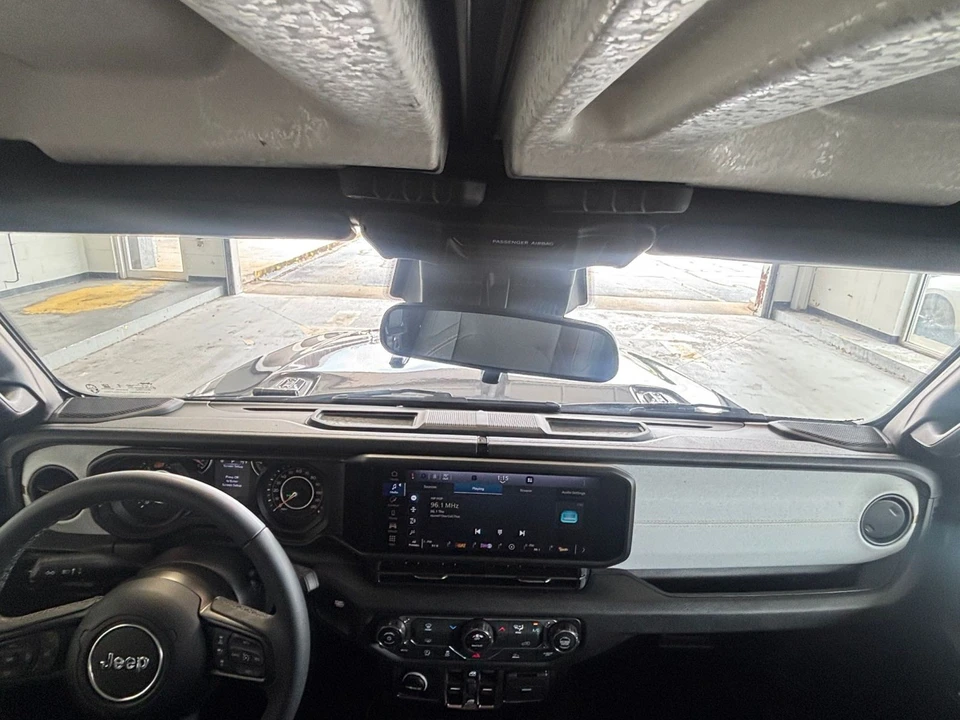 2025 Jeep JL Wrangler - Image 29 of 31