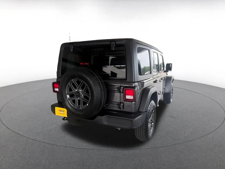 2025 Jeep JL Wrangler - Image 14 of 31
