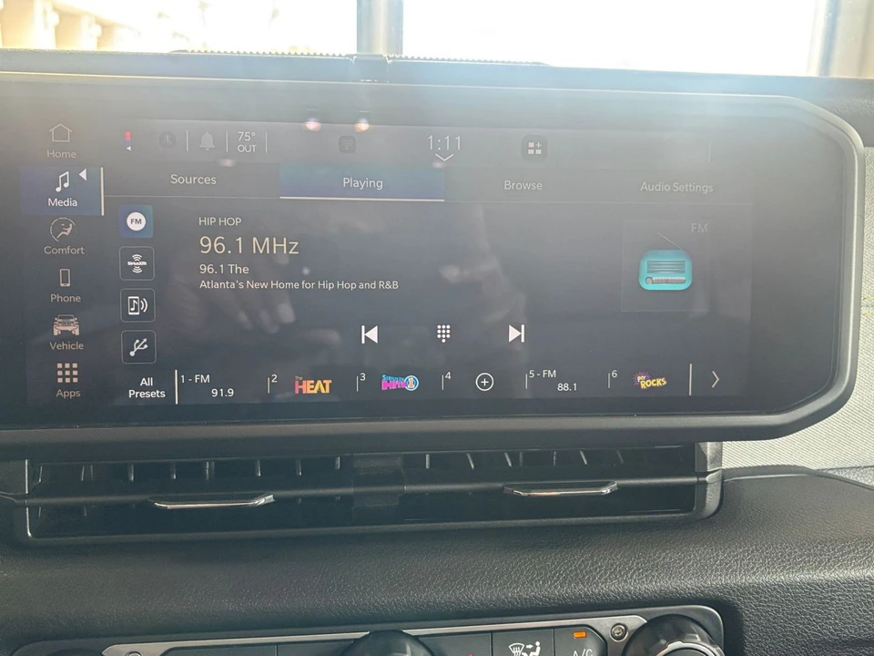 2025 Jeep JL Wrangler - Image 22 of 31