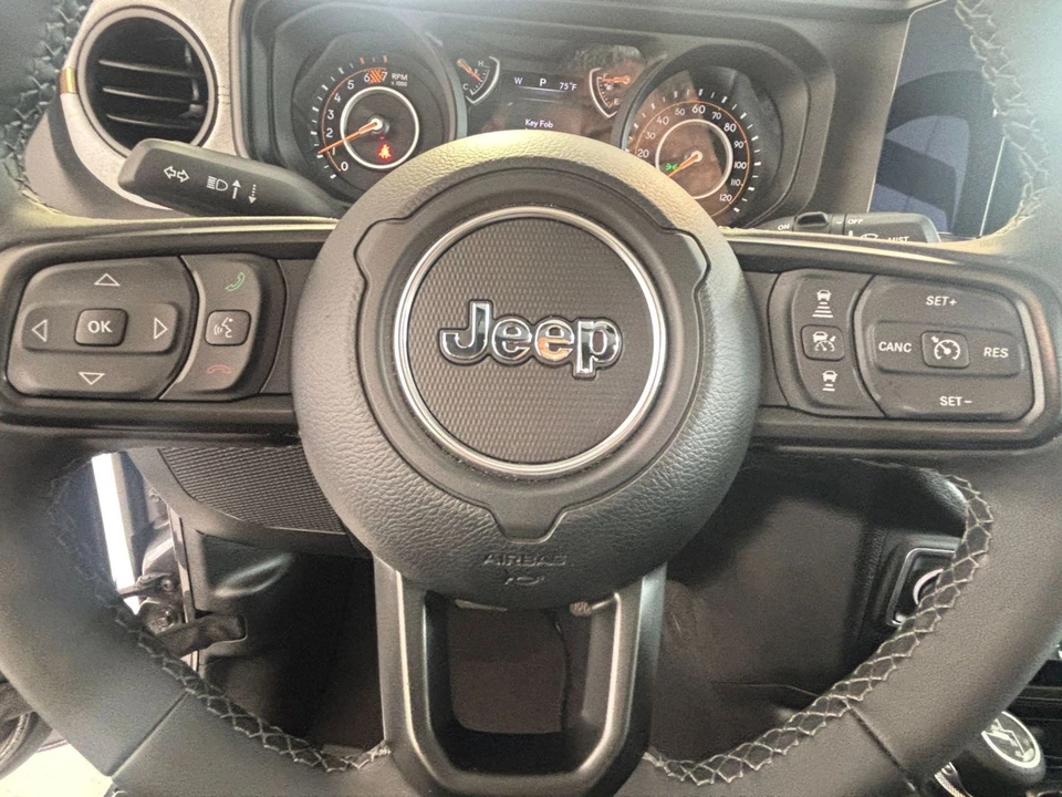 2025 Jeep JL Wrangler - Image 29 of 31