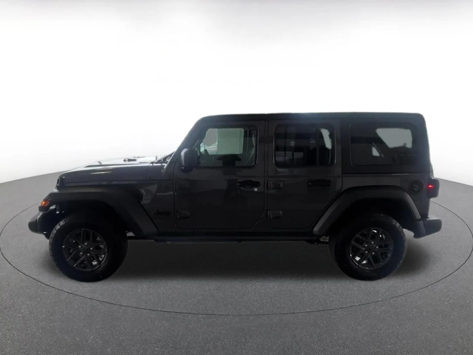 2025 Jeep JL Wrangler - Image 11 of 31