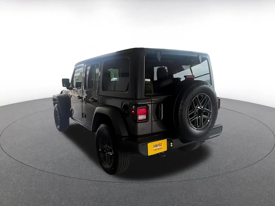2025 Jeep JL Wrangler - Image 12 of 31