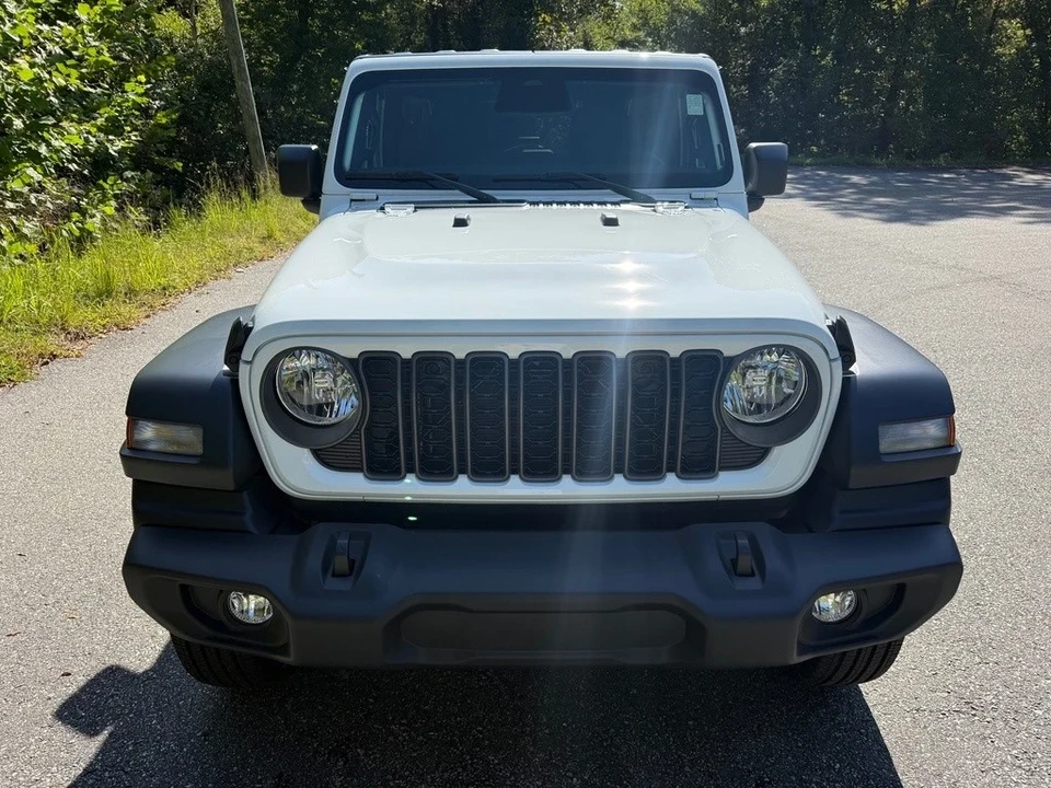 2025 Jeep JL Wrangler - Image 4 of 21