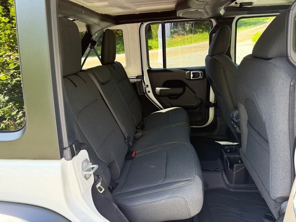 2025 Jeep JL Wrangler - Image 19 of 21