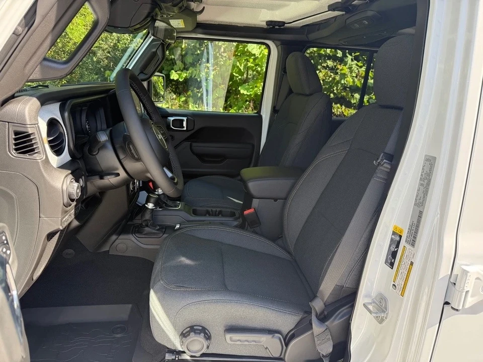 2025 Jeep JL Wrangler - Image 12 of 21