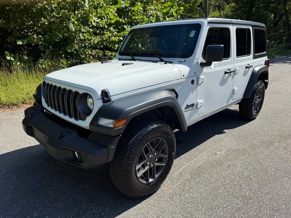 2025 Jeep JL Wrangler - Image 3 of 21