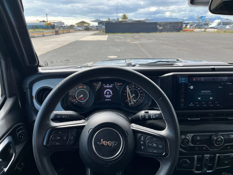 2025 Jeep JL Wrangler - Image 30 of 31
