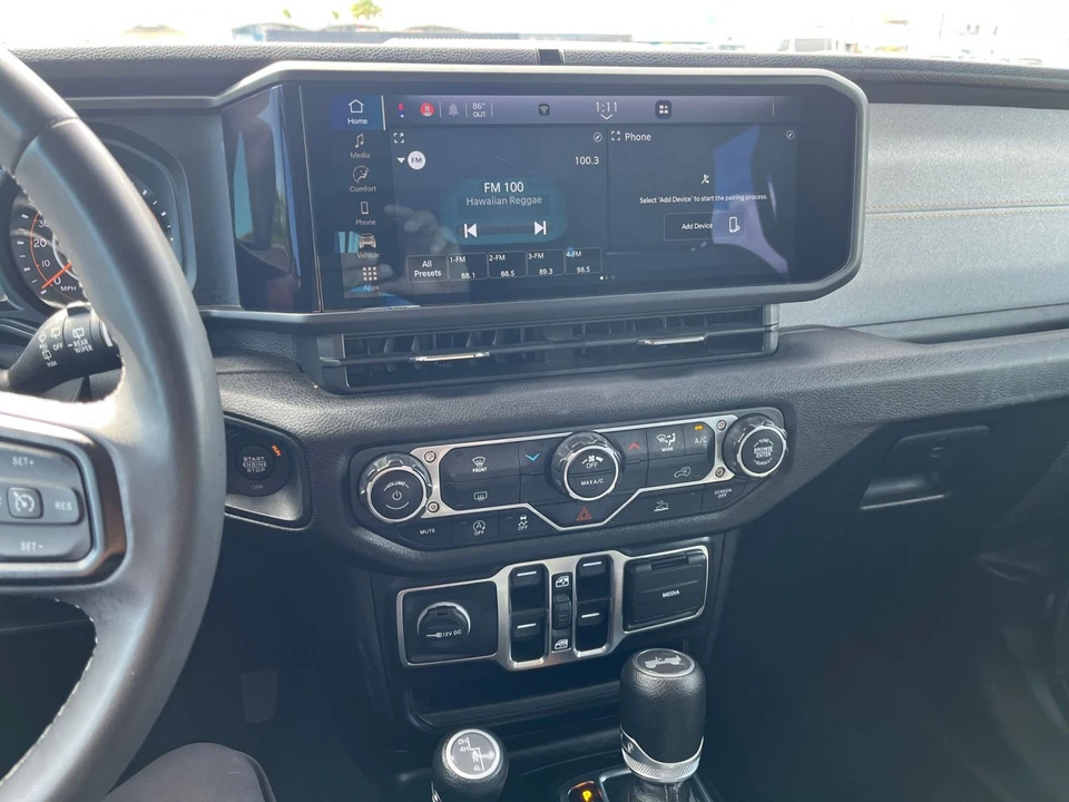 2025 Jeep JL Wrangler - Image 18 of 31
