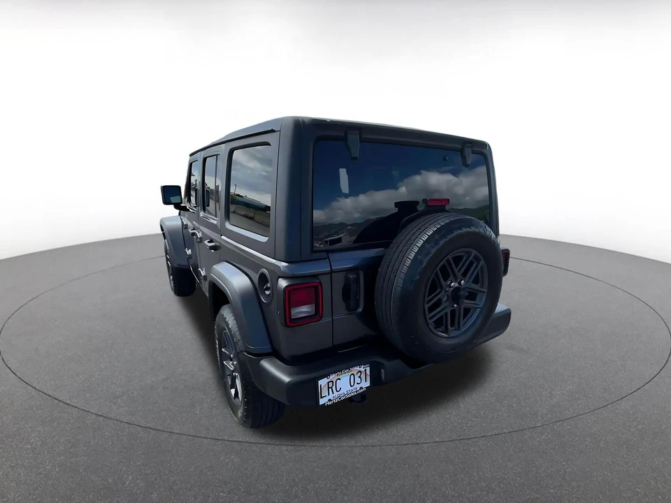 2025 Jeep JL Wrangler - Image 12 of 31