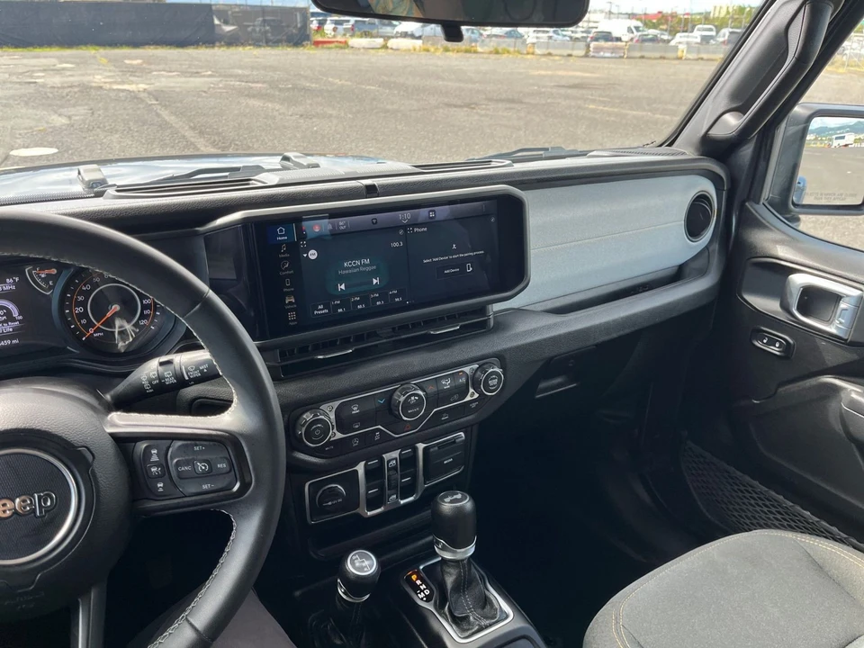 2025 Jeep JL Wrangler - Image 29 of 31