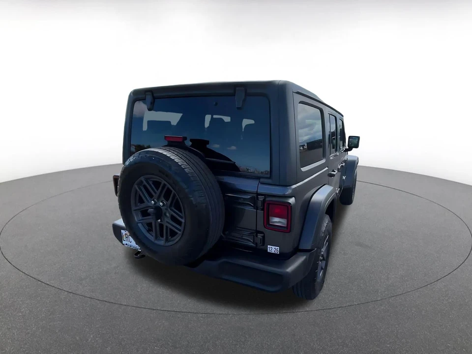 2025 Jeep JL Wrangler - Image 16 of 31