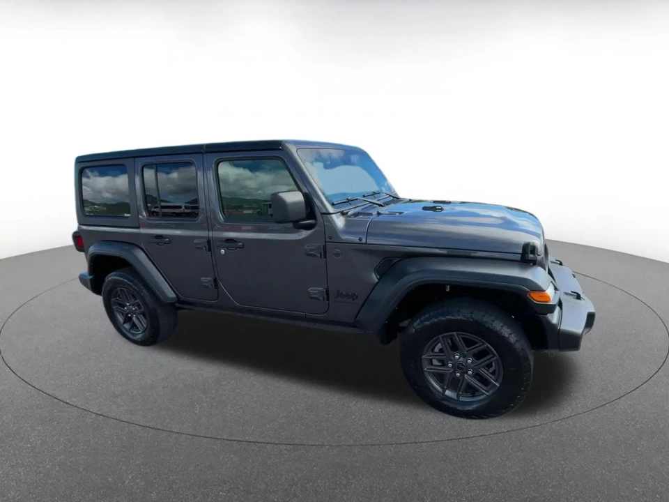 2025 Jeep JL Wrangler - Image 2 of 31