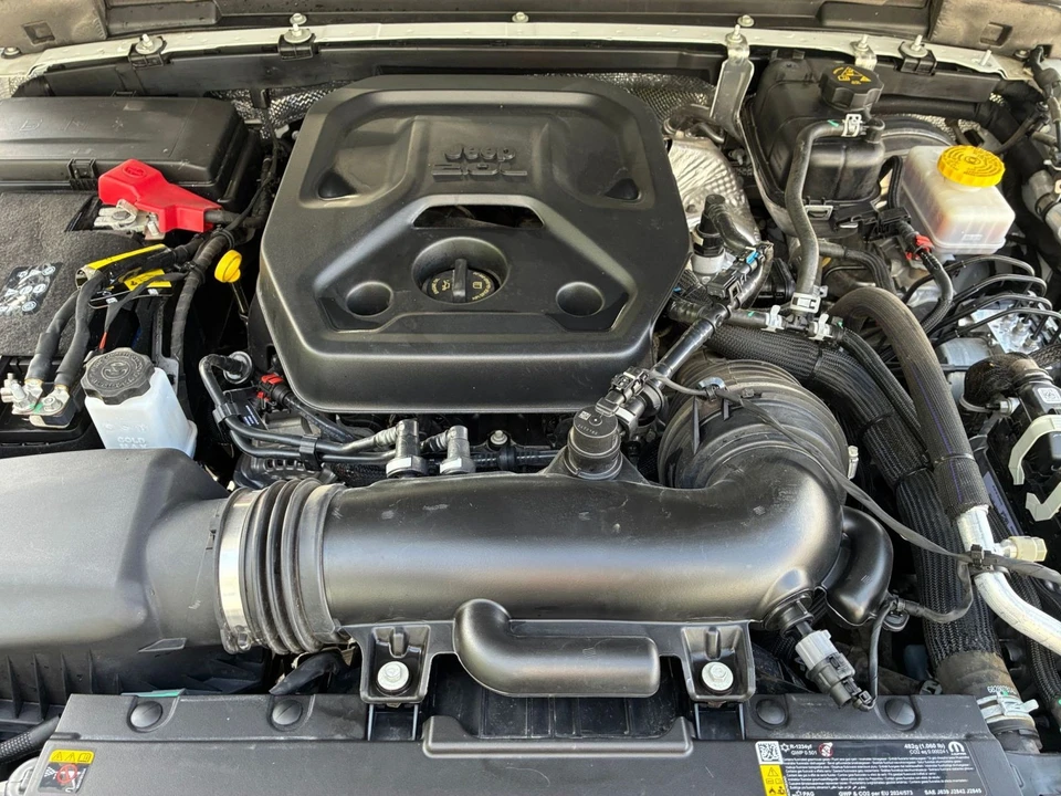 2025 Jeep JL Wrangler - Image 26 of 31
