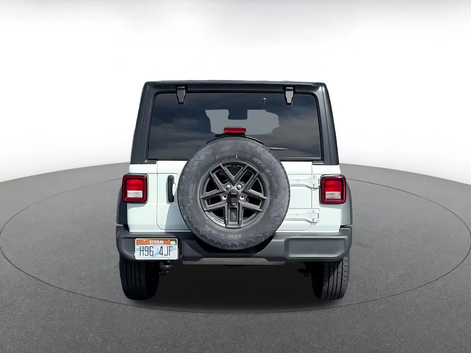2025 Jeep JL Wrangler - Image 9 of 31