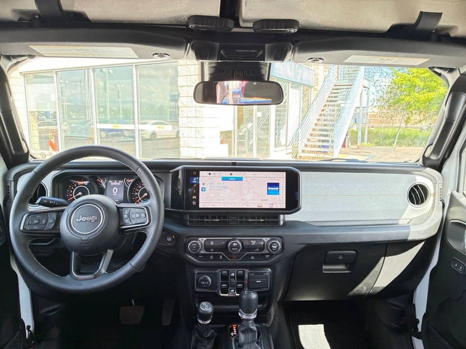 2025 Jeep JL Wrangler - Image 27 of 31