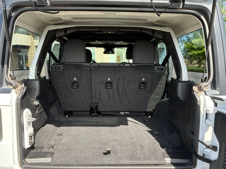 2025 Jeep JL Wrangler - Image 31 of 31