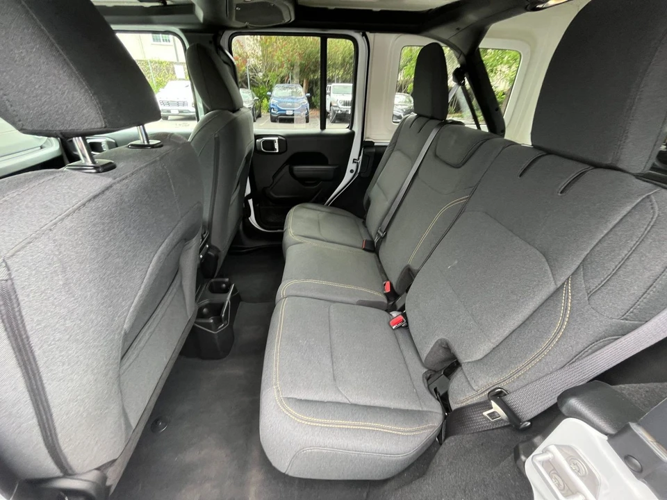 2025 Jeep JL Wrangler - Image 26 of 31
