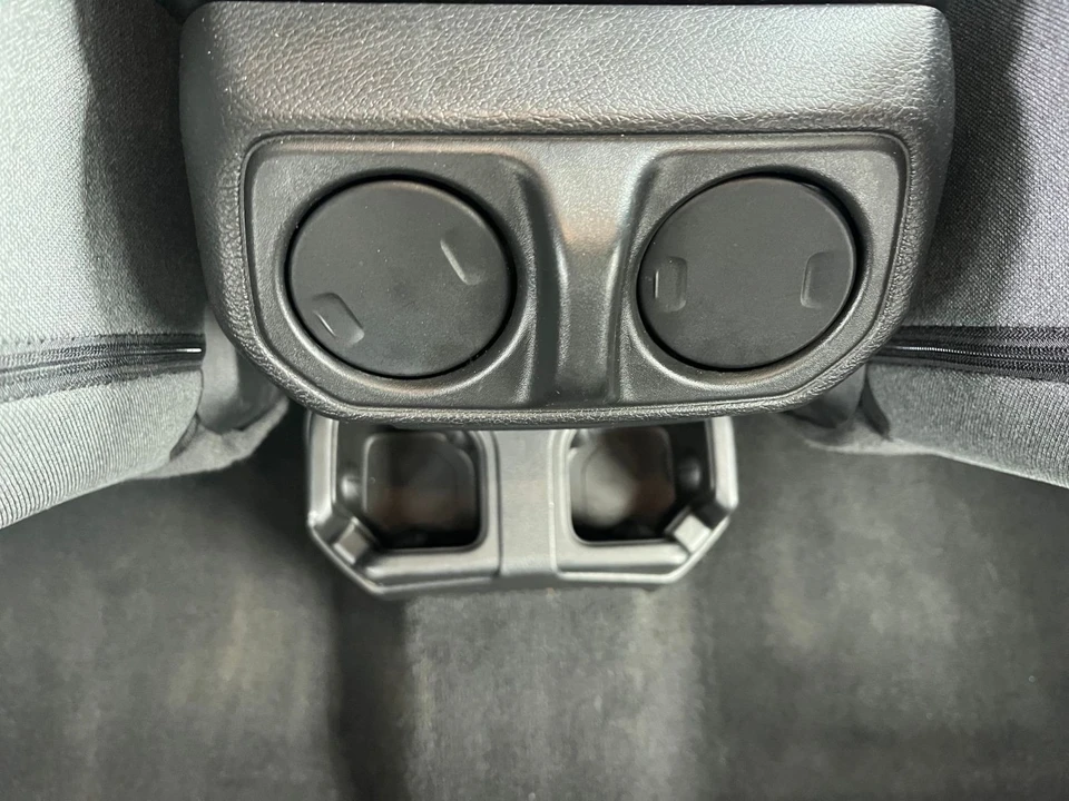 2025 Jeep JL Wrangler - Image 23 of 31