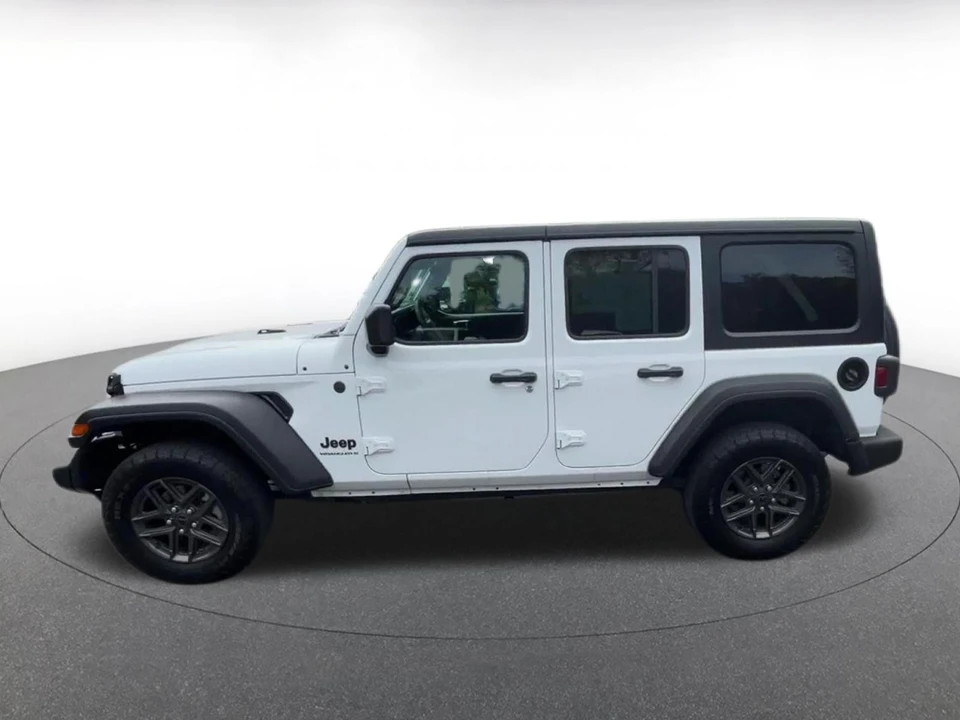 2025 Jeep JL Wrangler - Image 9 of 31