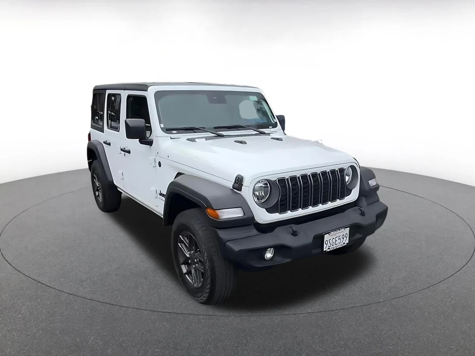 2025 Jeep JL Wrangler - Image 3 of 31