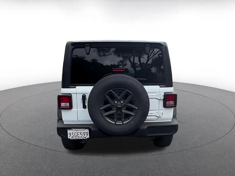 2025 Jeep JL Wrangler - Image 14 of 31