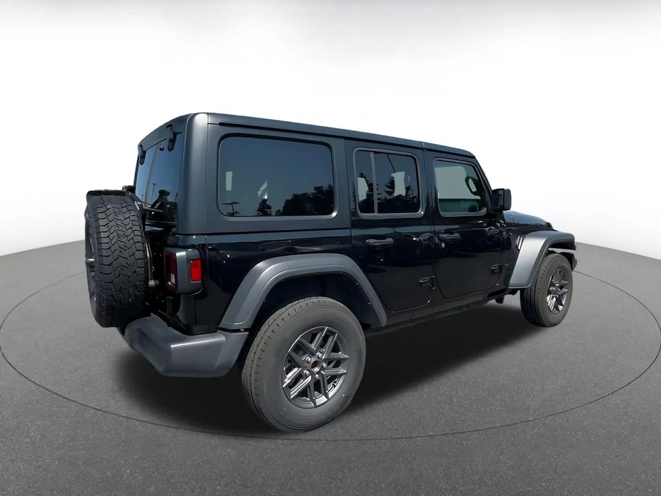 2025 Jeep JL Wrangler - Image 14 of 31