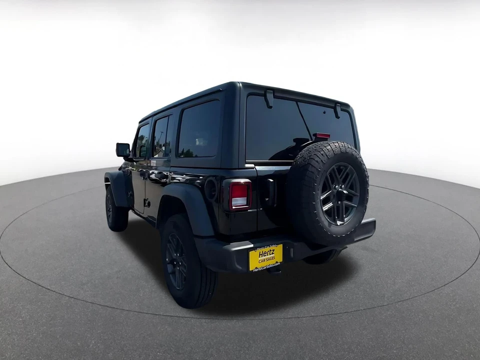 2025 Jeep JL Wrangler - Image 11 of 31