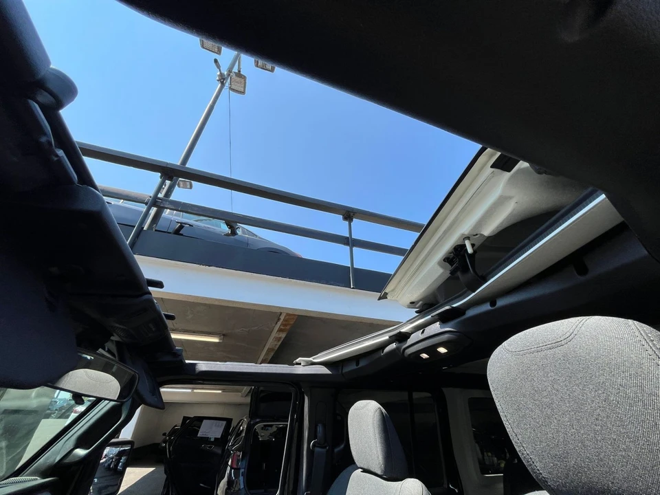 2025 Jeep JL Wrangler - Image 30 of 31