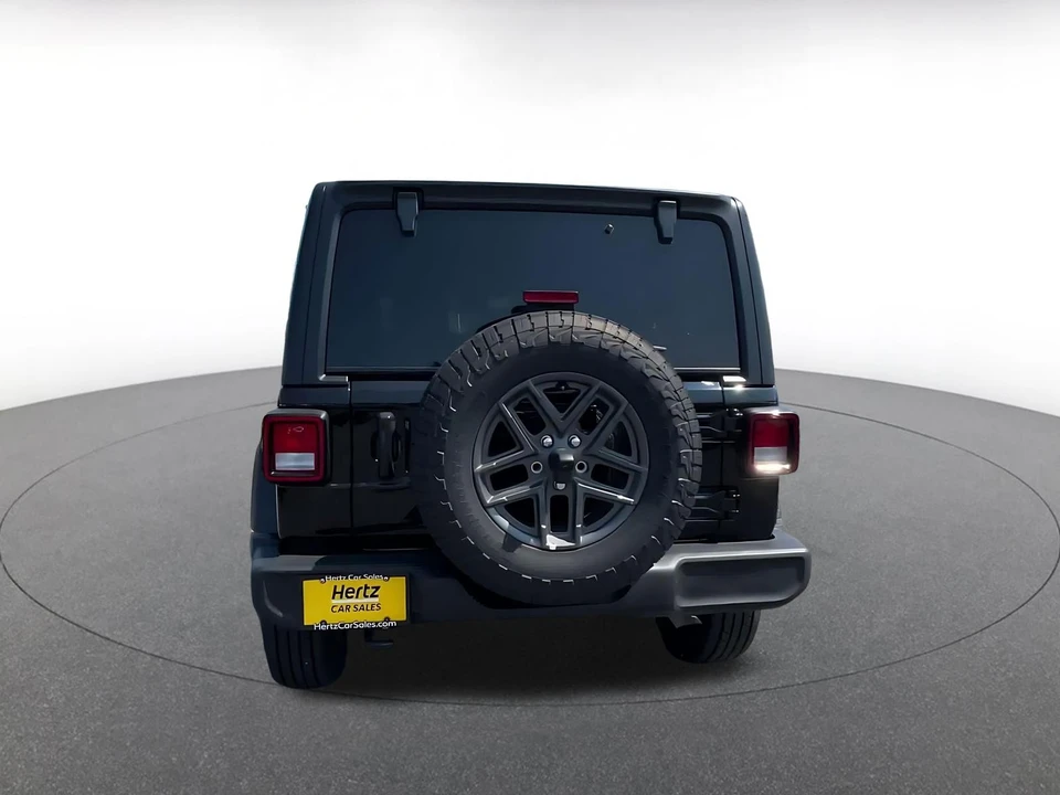 2025 Jeep JL Wrangler - Image 12 of 31