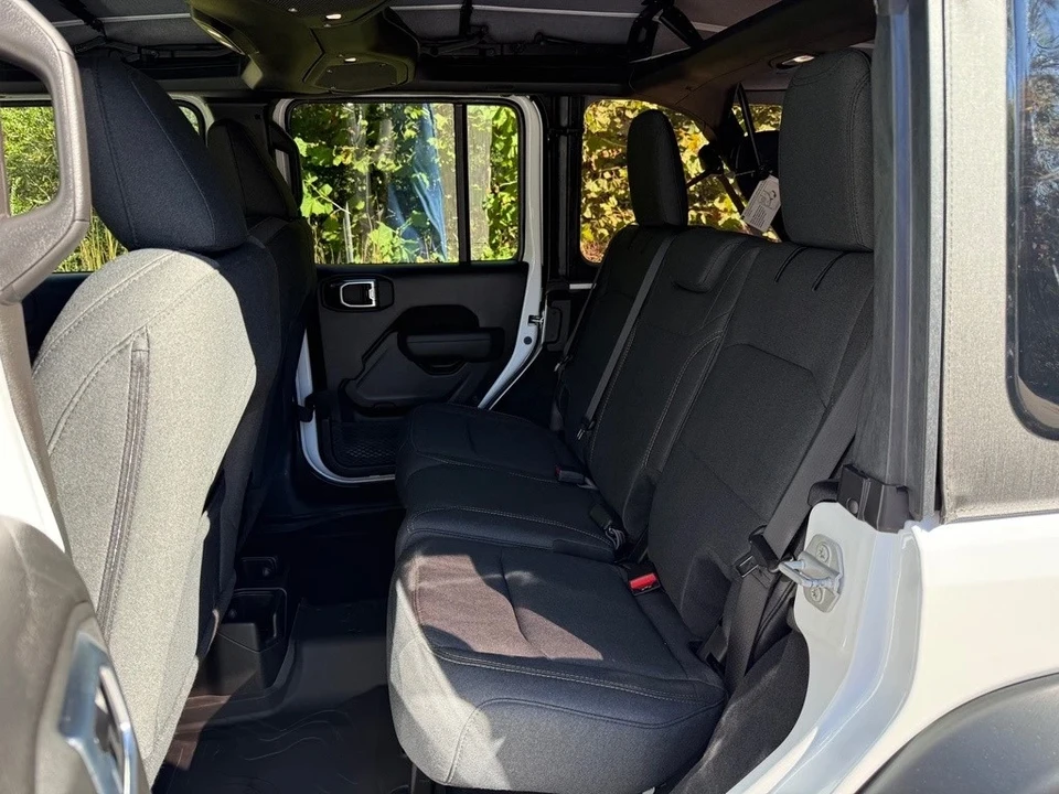 2025 Jeep JL Wrangler - Image 15 of 21