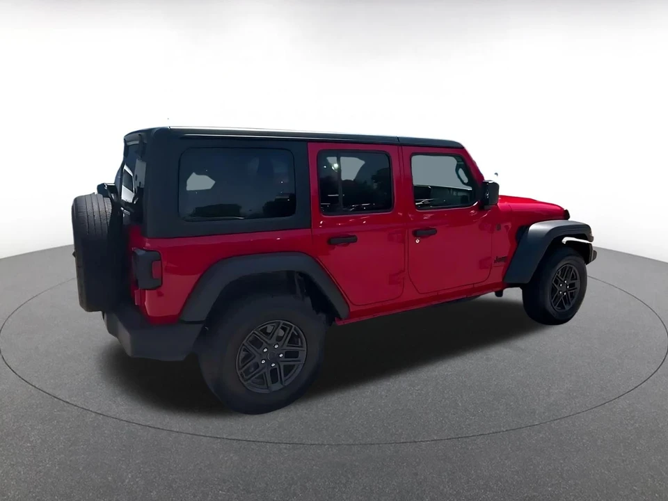 2025 Jeep JL Wrangler - Image 14 of 31
