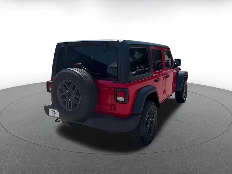 2025 Jeep JL Wrangler - Image 16 of 31