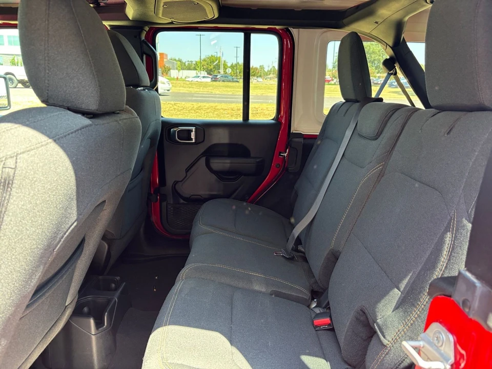 2025 Jeep JL Wrangler - Image 26 of 31