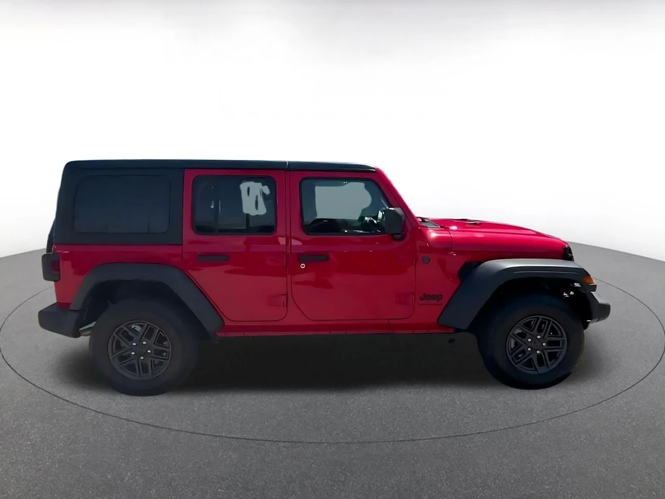 2025 Jeep JL Wrangler - Image 17 of 31