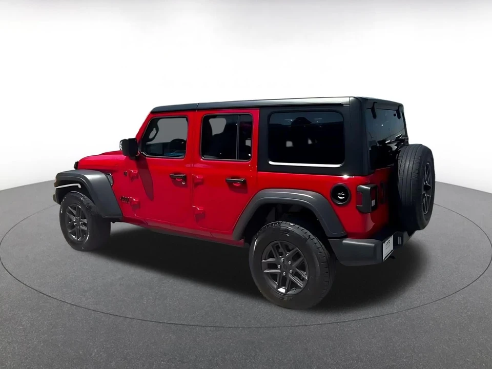 2025 Jeep JL Wrangler - Image 11 of 31