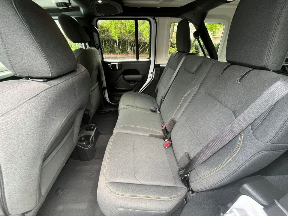 2025 Jeep JL Wrangler - Image 26 of 31