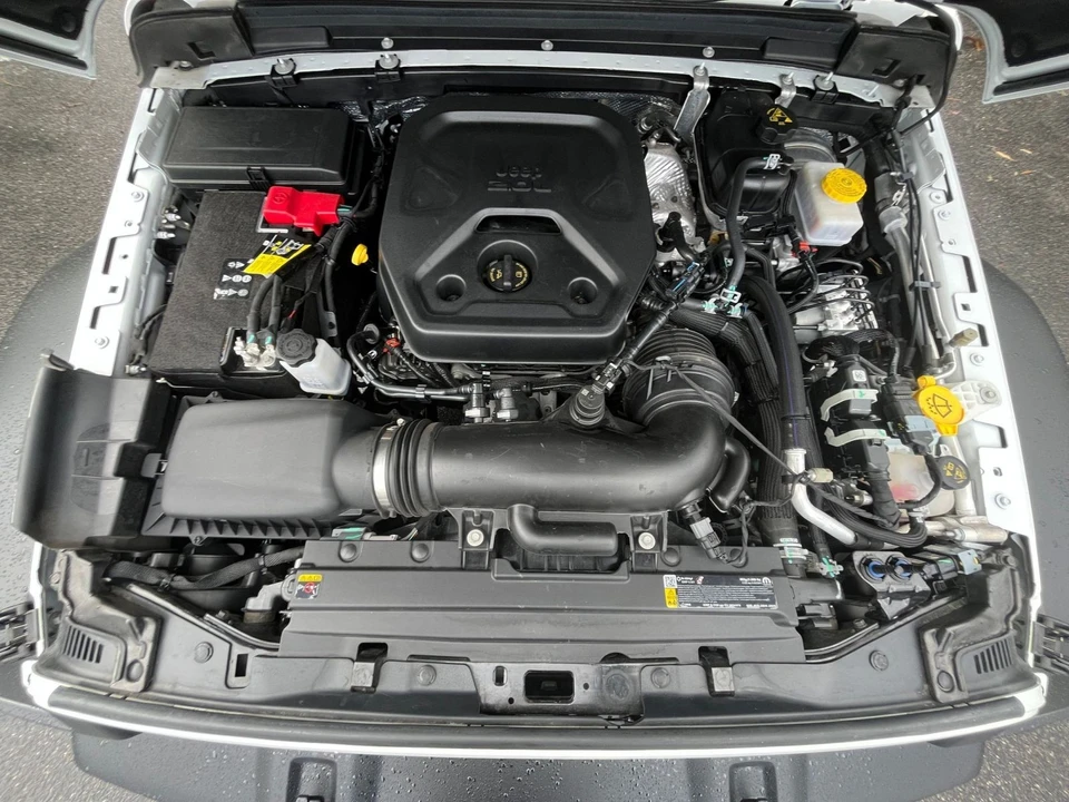 2025 Jeep JL Wrangler - Image 26 of 31