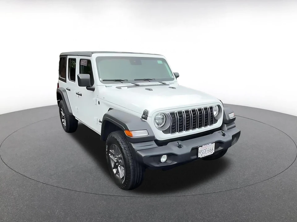 2025 Jeep JL Wrangler - Image 3 of 31
