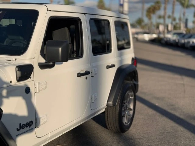 2025 Jeep JL Wrangler - Image 9 of 12