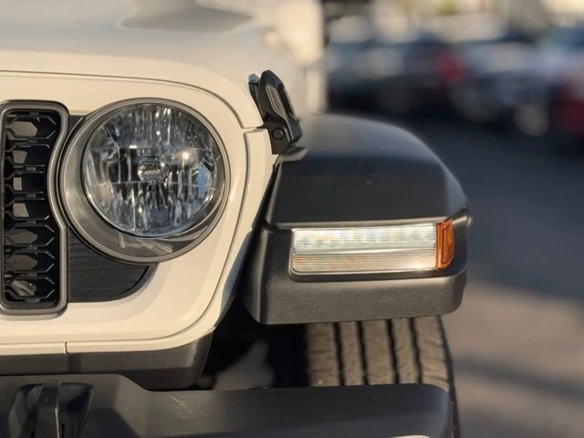 2025 Jeep JL Wrangler - Image 8 of 12