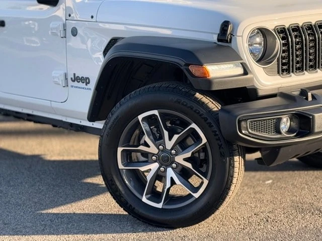 2025 Jeep JL Wrangler - Image 4 of 12