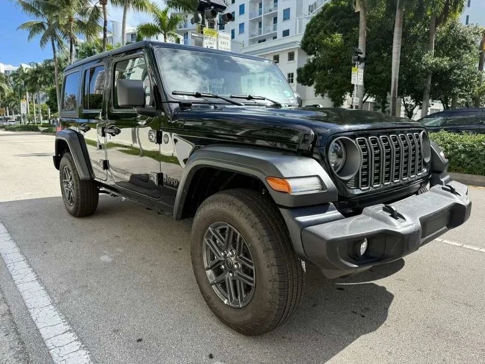 2025 Jeep JL Wrangler - Image 2 of 12