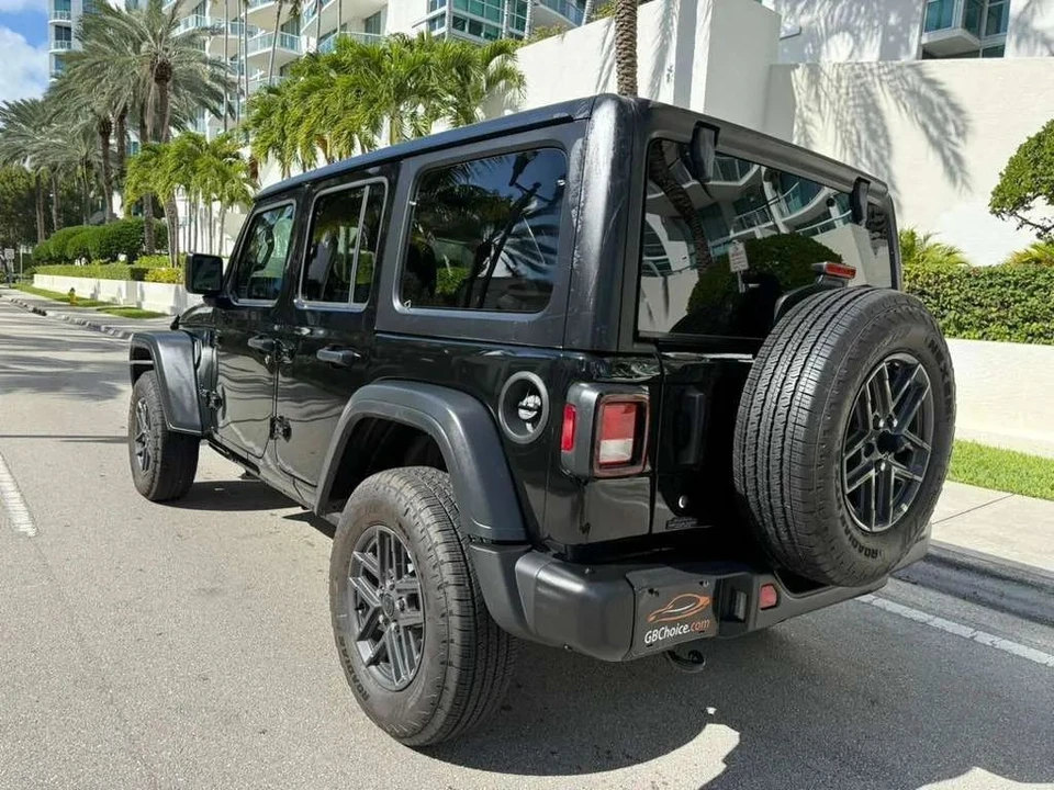 2025 Jeep JL Wrangler - Image 8 of 12