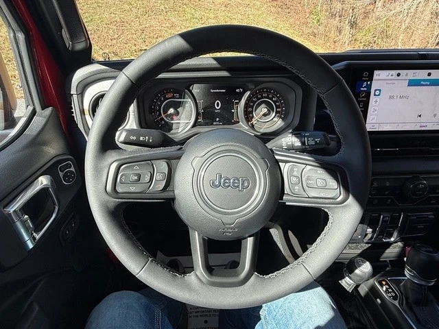 2025 Jeep JL Wrangler - Image 18 of 21